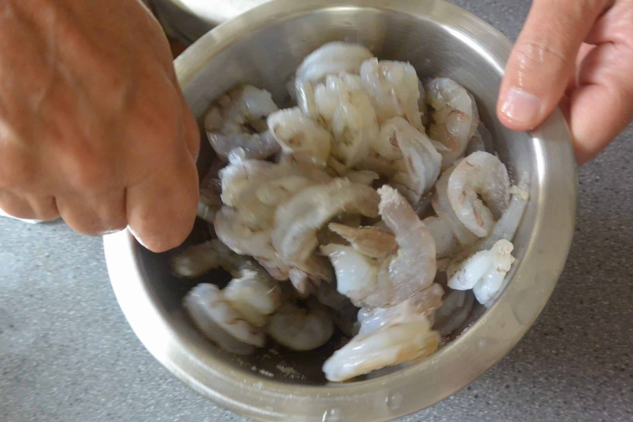 does shrimp smell fishy