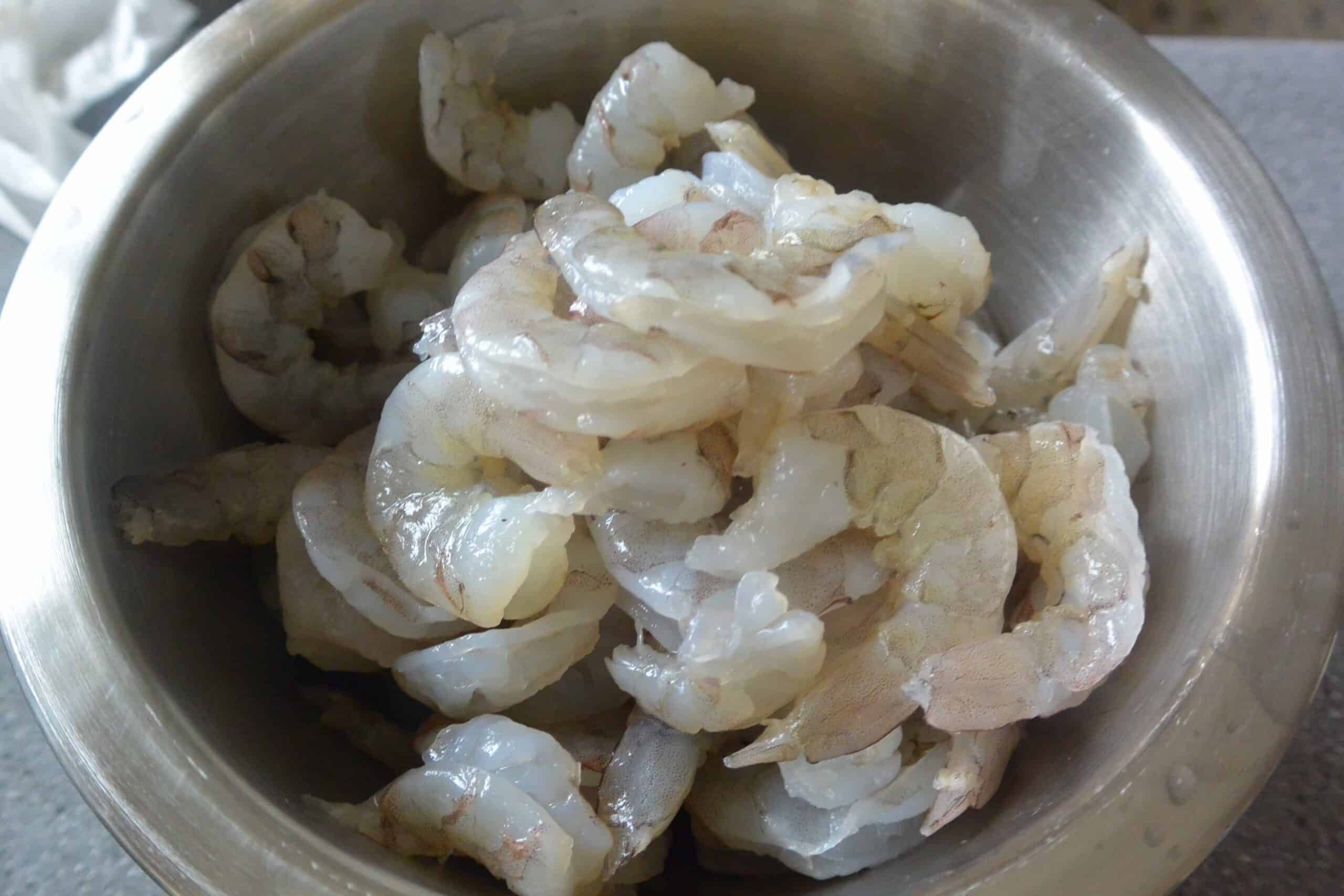 does shrimp smell fishy