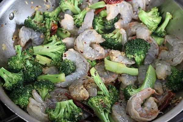 Spicy Garlic Shrimp and Broccoli Sir Fry